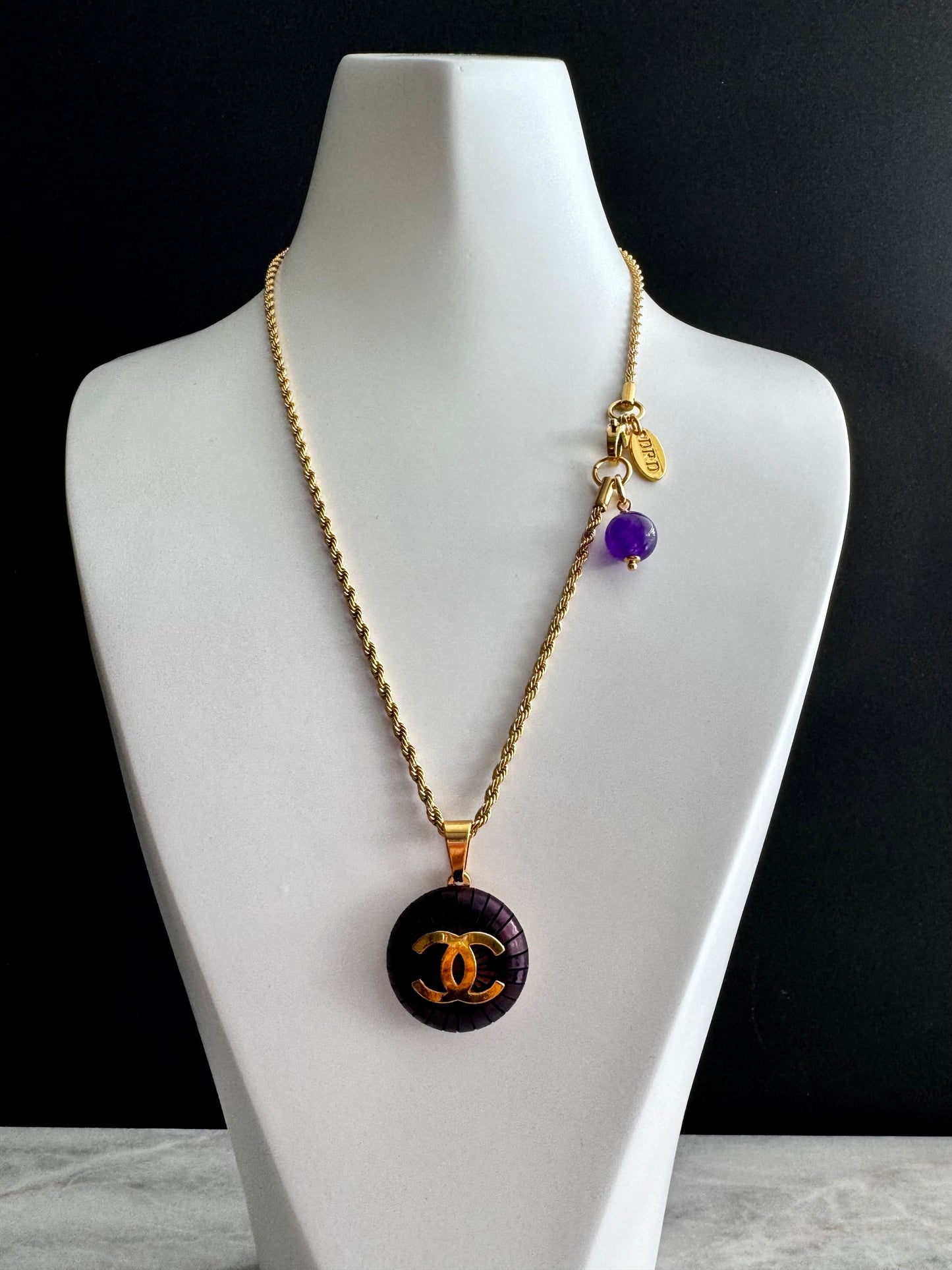 🍆 EXTREMELY RARE reworked button necklace