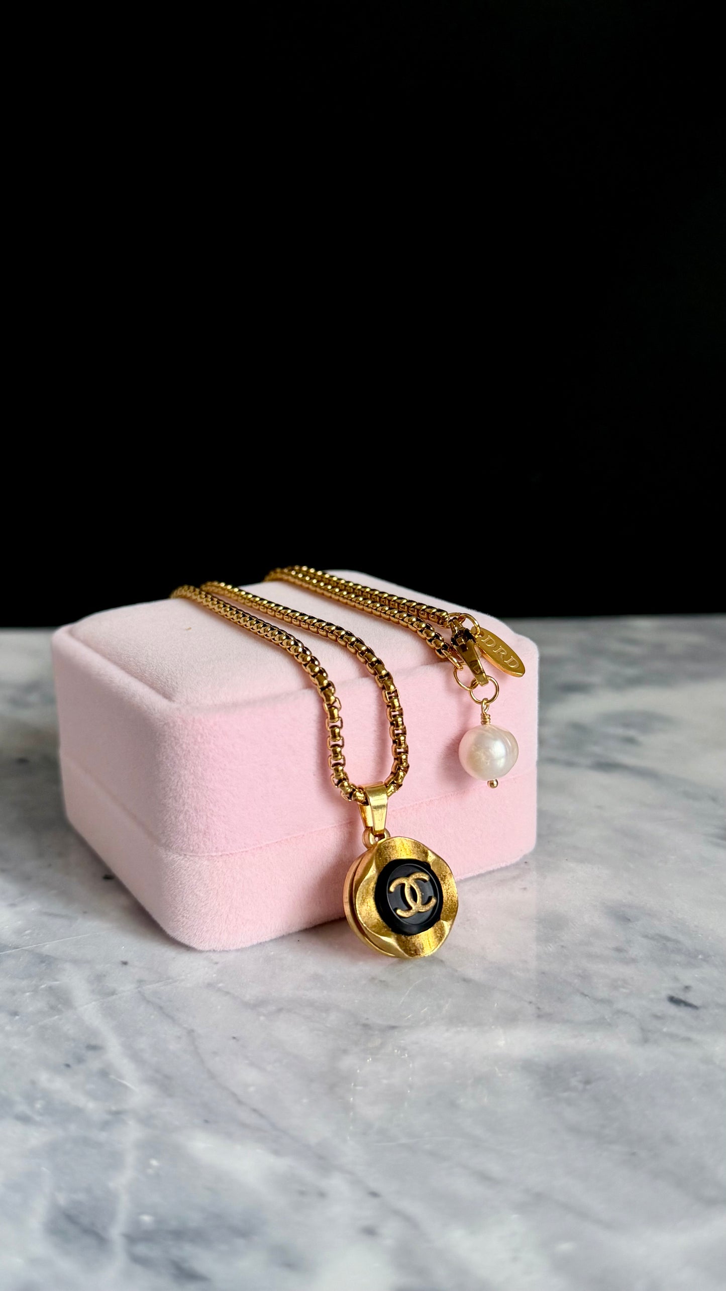 🖤 EXTREMELY RARE reworked button necklace