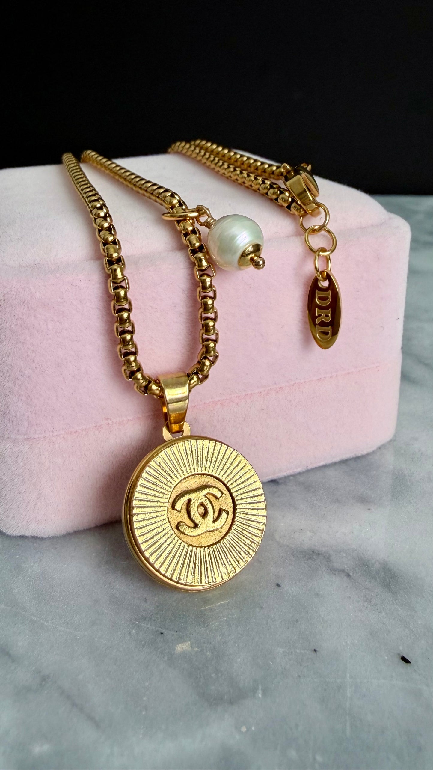 ❤️ EXTREMELY RARE reworked button necklace