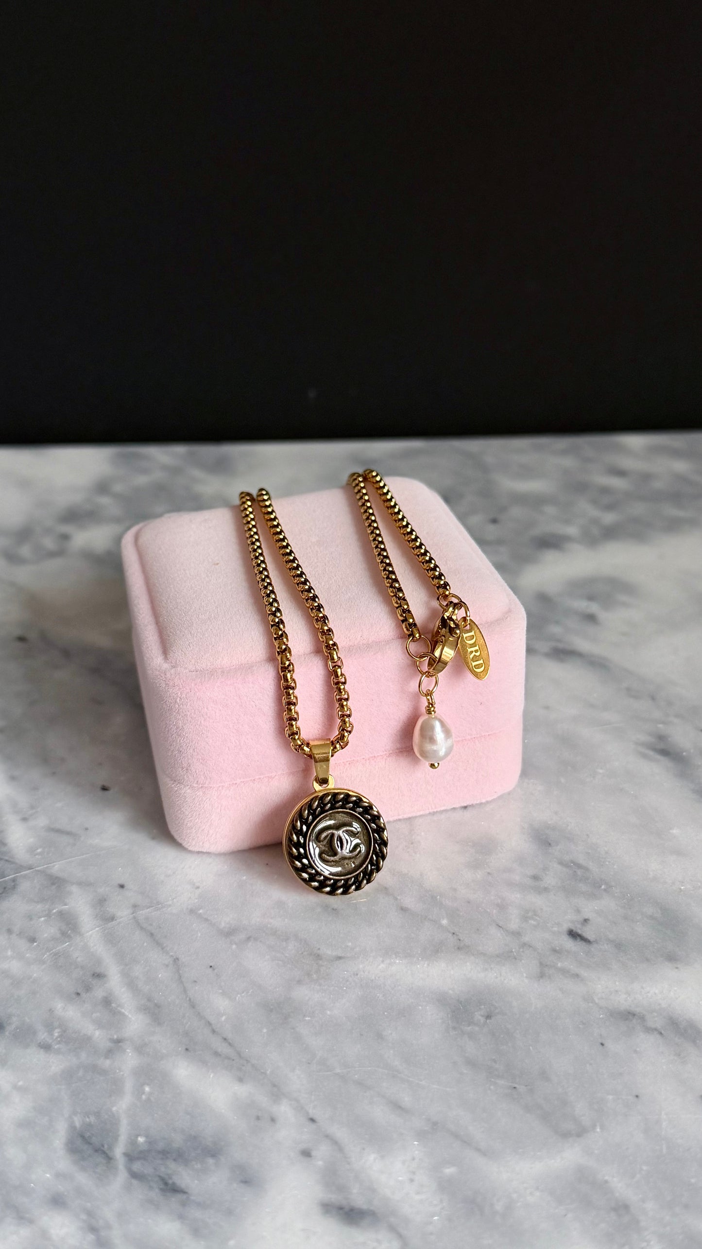 🤎 EXTREMELY RARE reworked button necklace