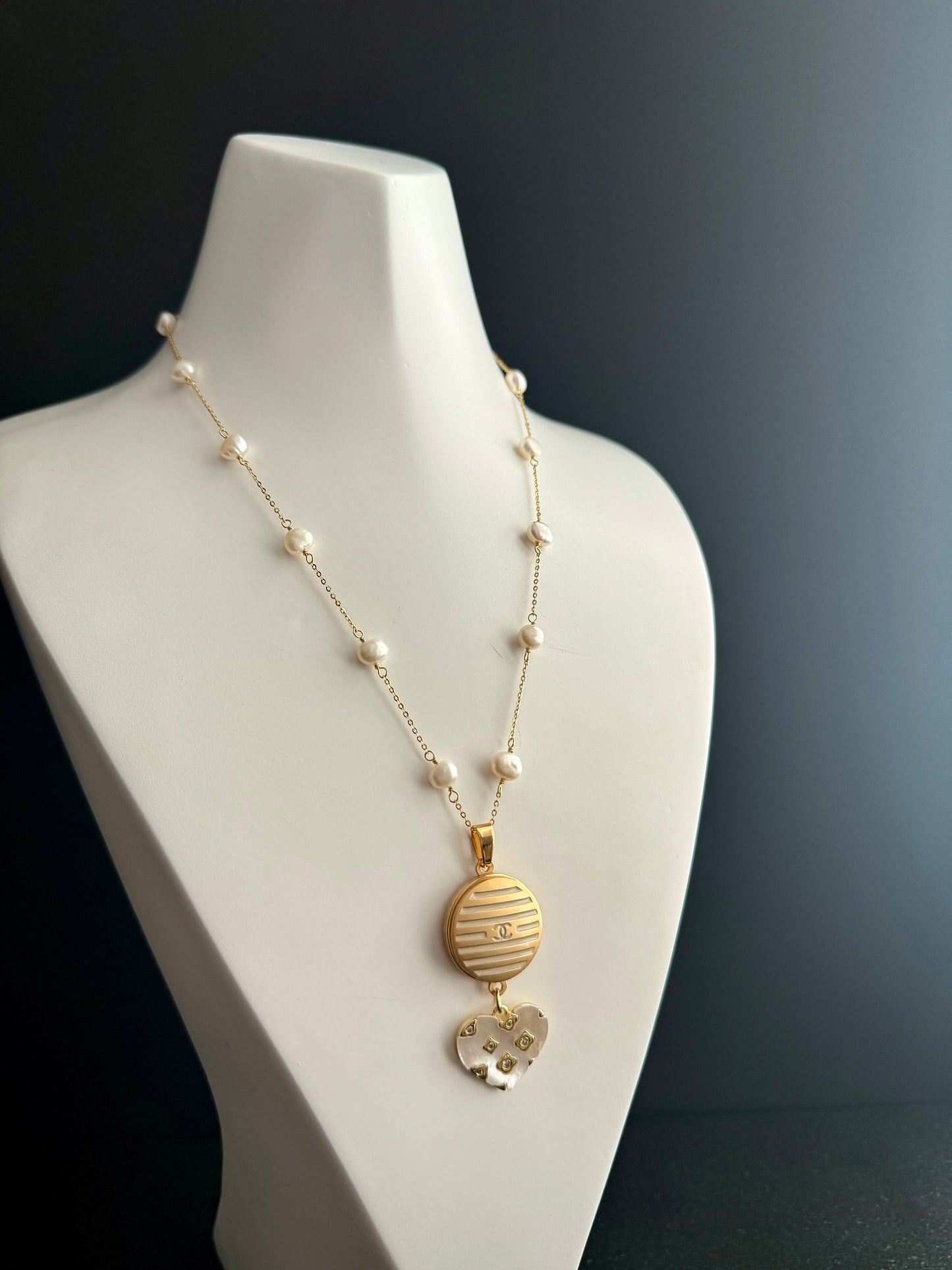 🤍 One of a kind delicate Authentic Reworked button necklace