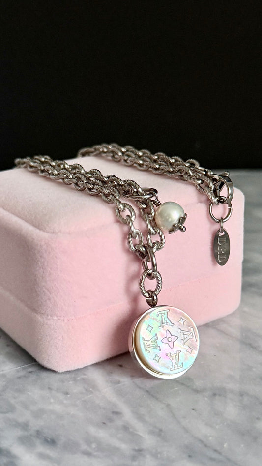 🖤 Authentic Reworked LV Button Necklace