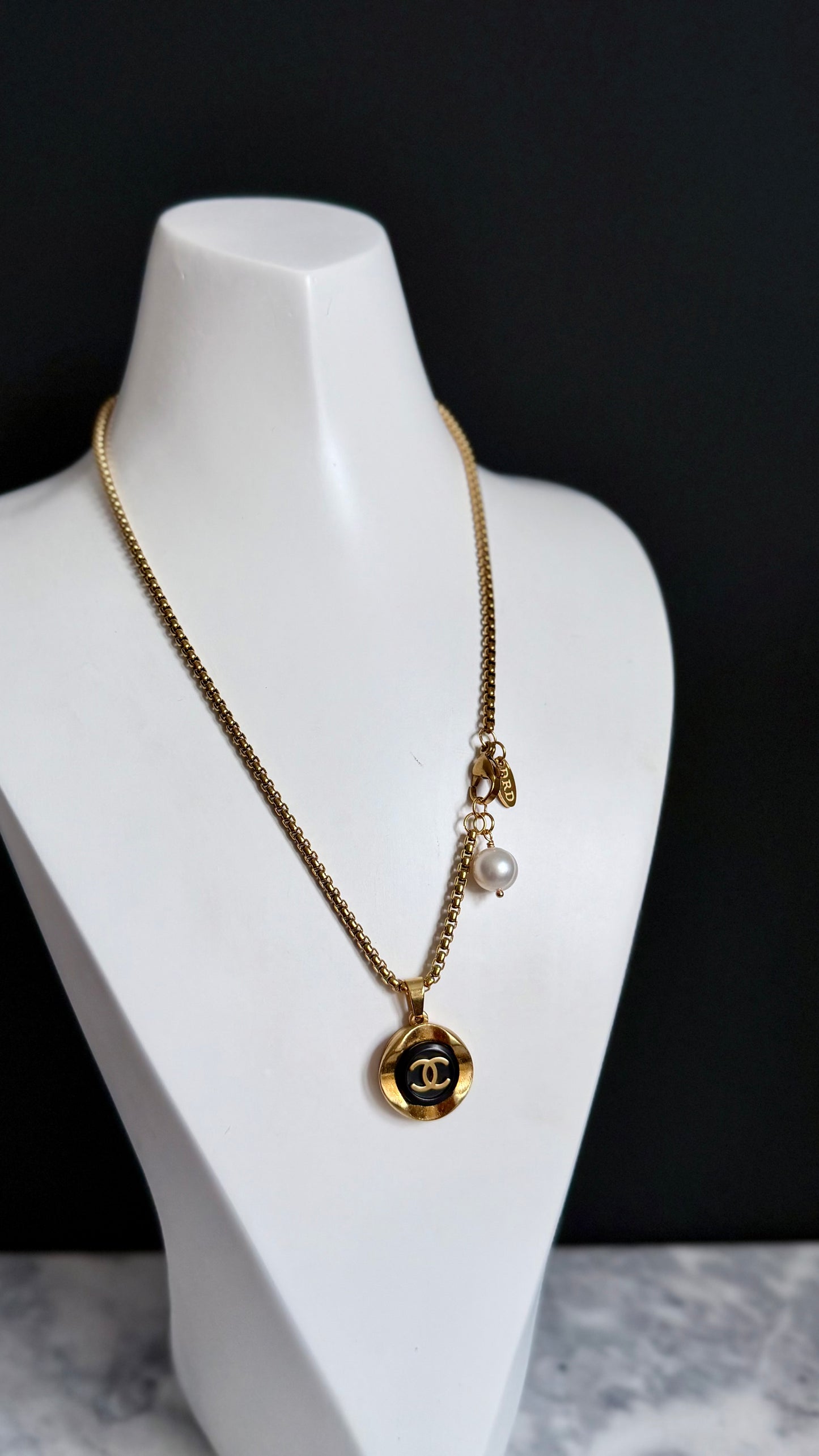 🖤 EXTREMELY RARE reworked button necklace