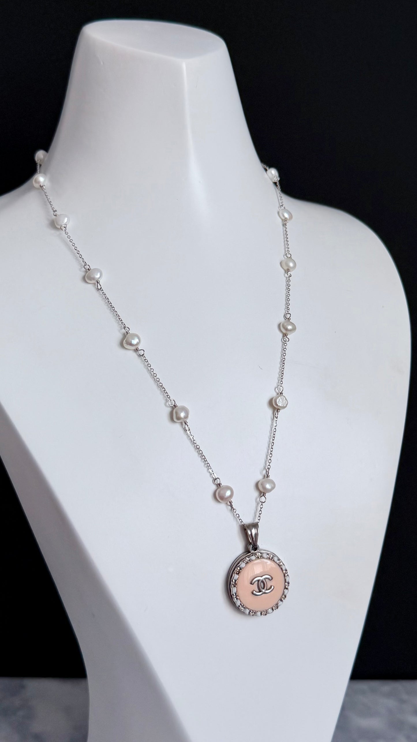 🤍 One of a kind delicate Authentic Reworked button necklace