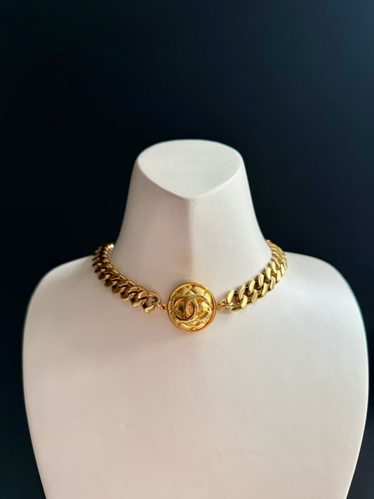 ✨Authentic Vintage chunky reworked button choker