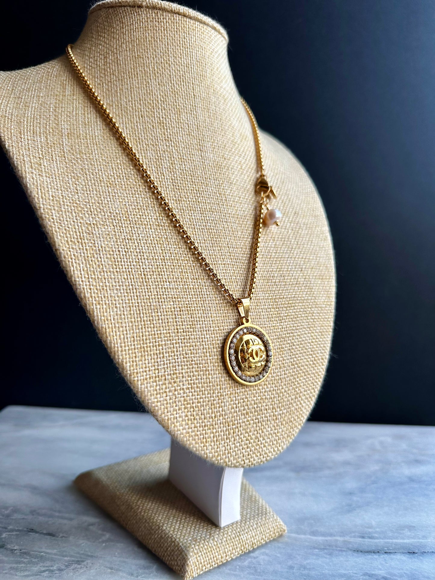 ✨SUPER RARE Large Vintage Authentic reworked Gold button Necklace