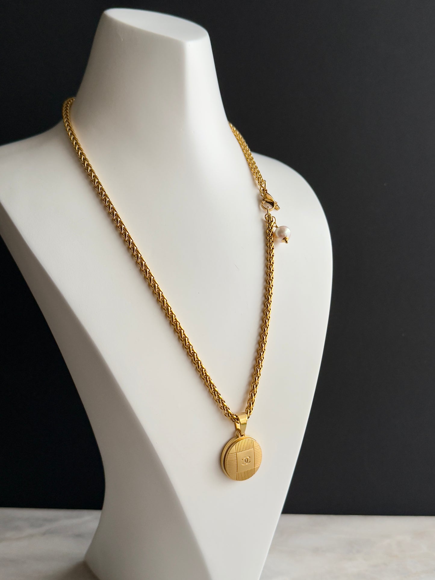 ✨Vintage Authentic reworked Gold button Necklace