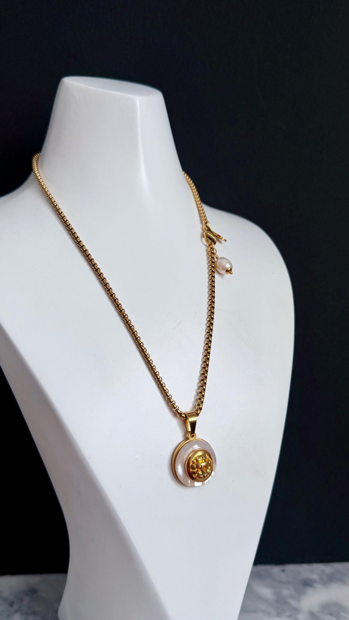 ✨ SUPER RARE MOTHER OF PEARL and Vintage Authentic reworked Gold button Necklace