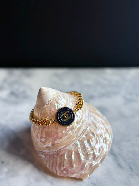 💛 Extremely rare Authentic Vintage Gold Reworked button bracelet