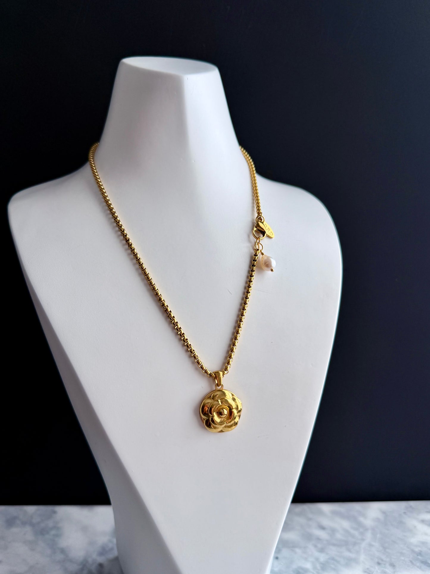 🌼 CAMELLIA 🌼 Extremely rare Vintage Authentic reworked Gold button Necklace - ONE OF A KIND