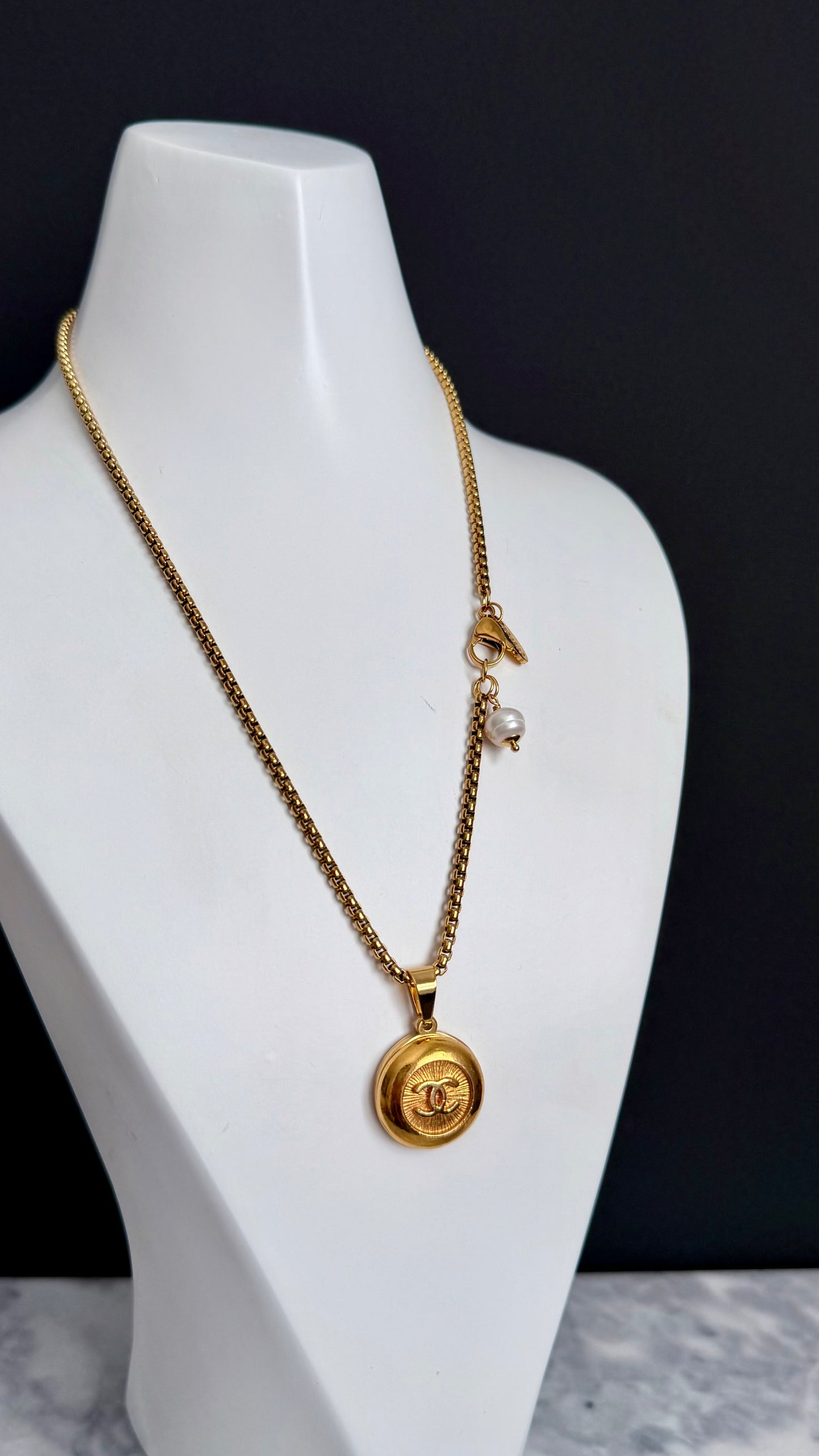 ✨Extremely rare Authentic Reworked gold Button Necklace