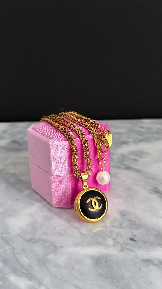 🖤 LARGE EXTREMELY RARE reworked button necklace