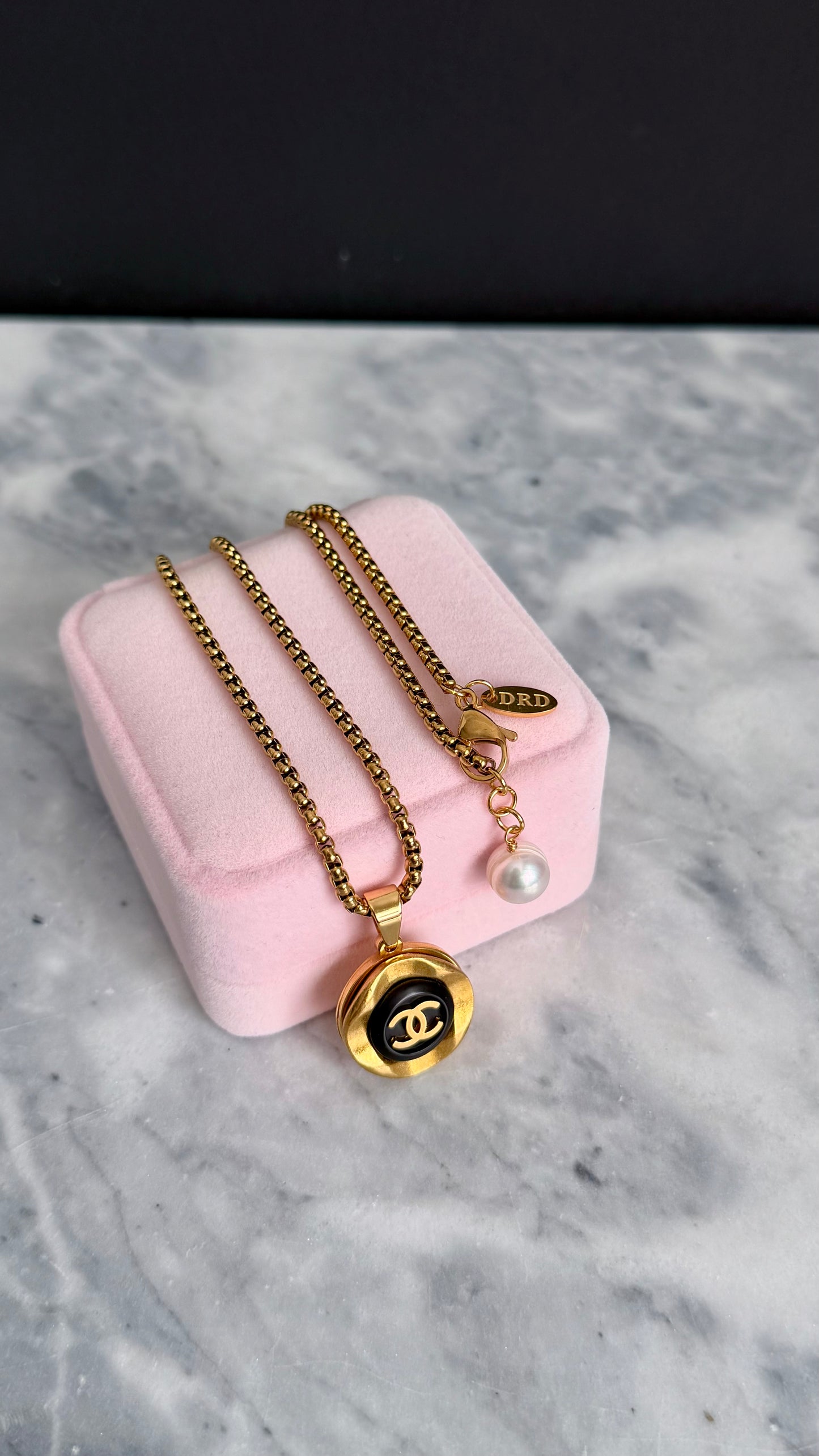 🖤 EXTREMELY RARE reworked button necklace