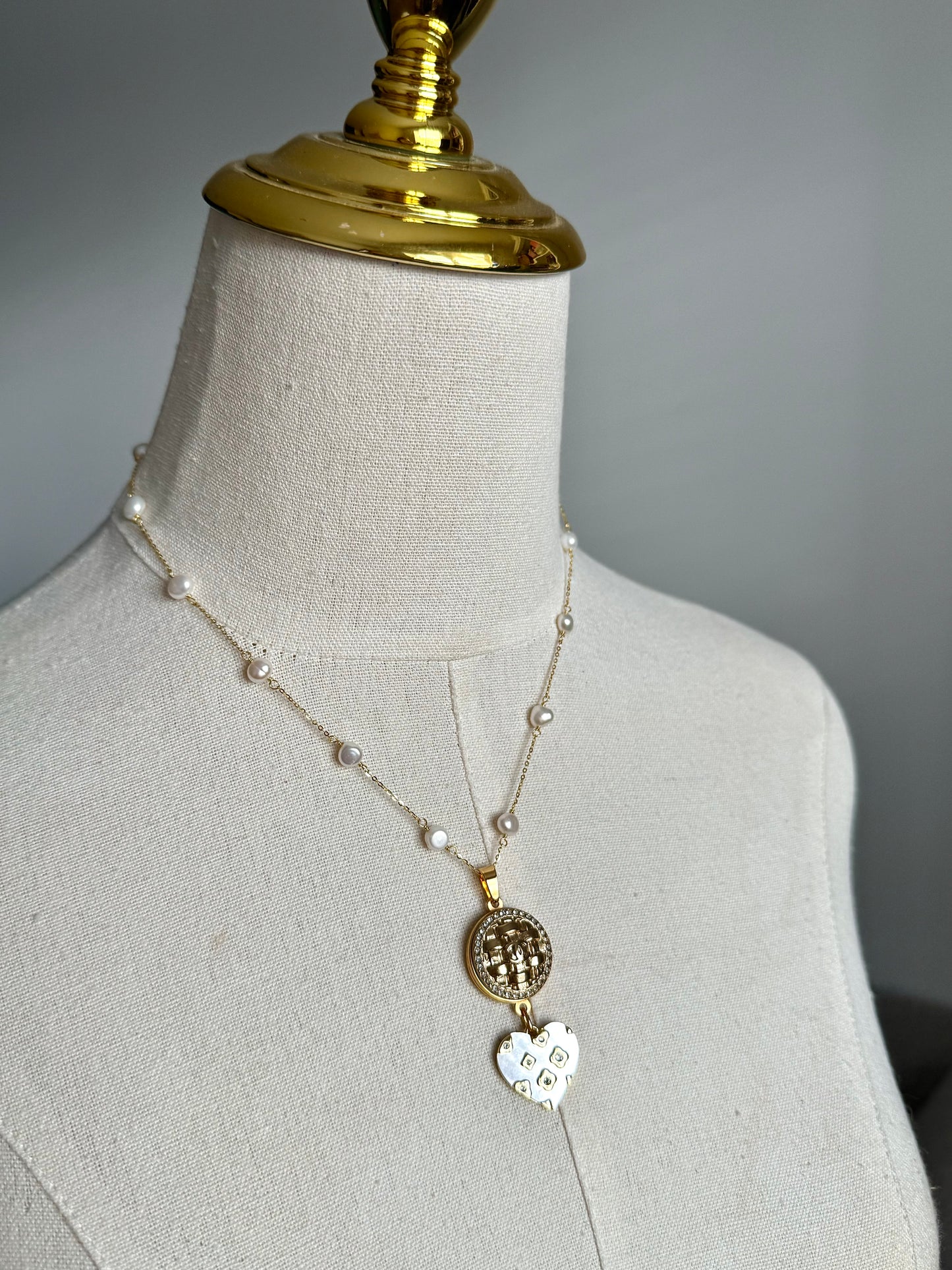 🤍 One of a kind delicate Authentic Reworked button necklace - 2 out of two Large size