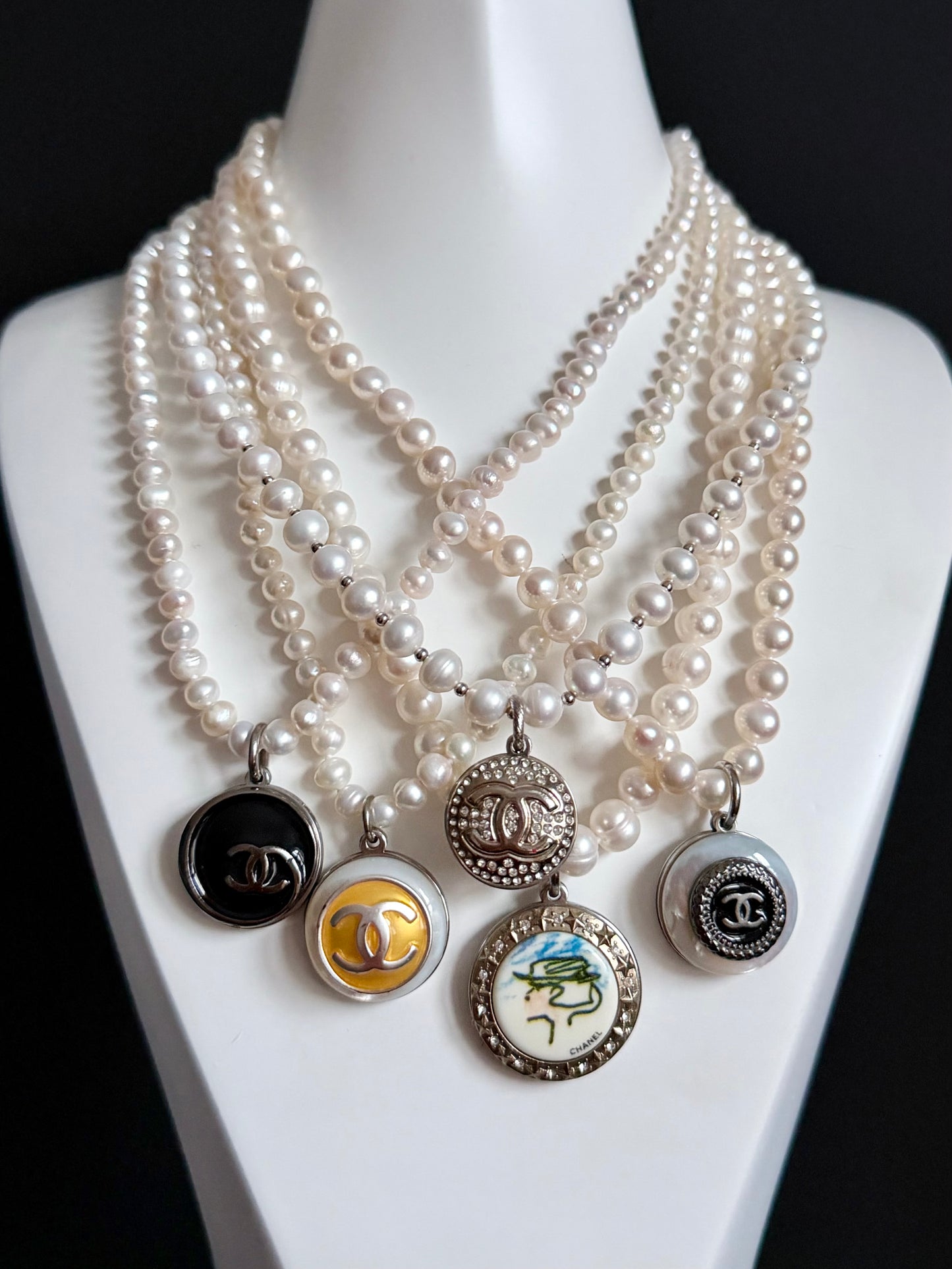 🤍 ONE OF A KIND - Authentic Button genuine pearl Necklace