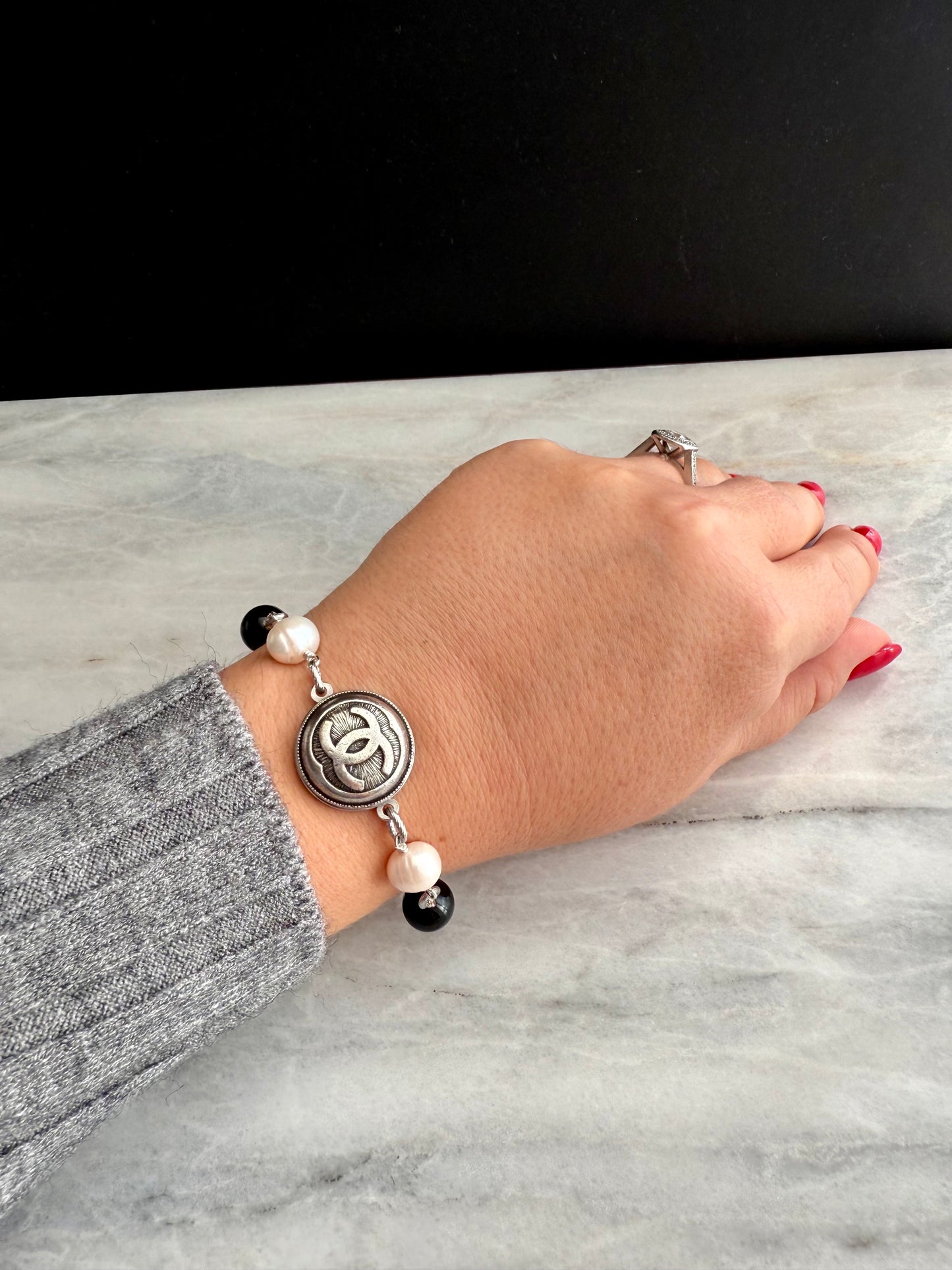 Silver large Authentic Reworked button bracelet with onyx and pearls 🖤