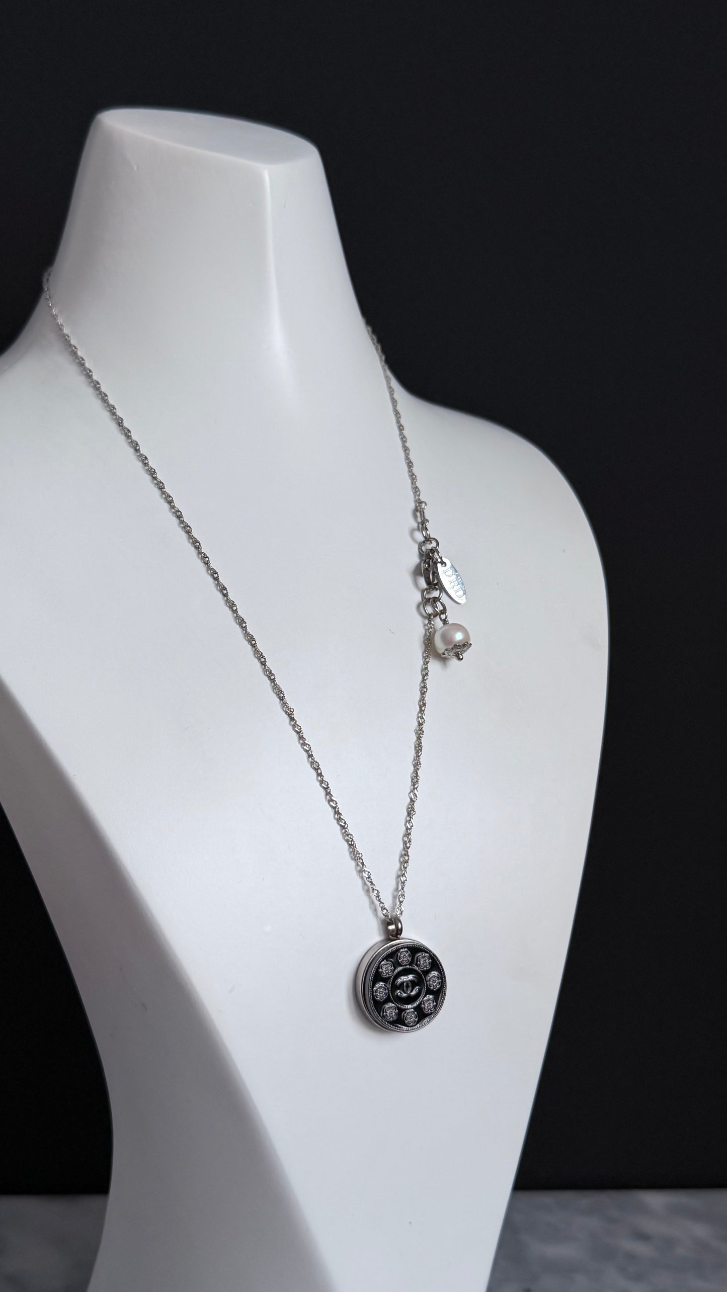🖤 Reworked Authentic button necklace with sterling silver chain