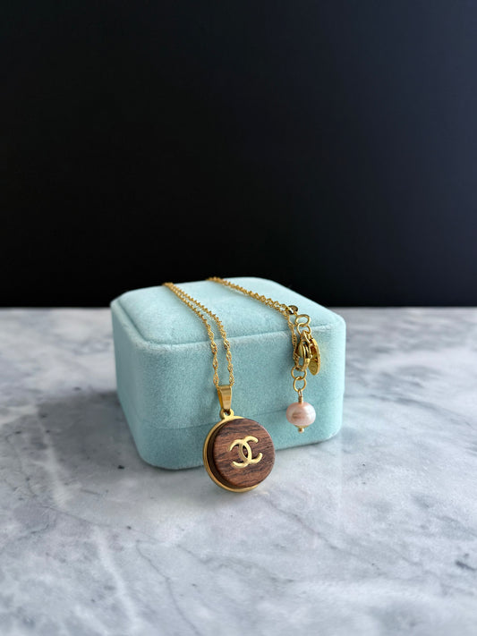 🤎 Vintage Authentic reworked Gold WOODEN button Necklace
