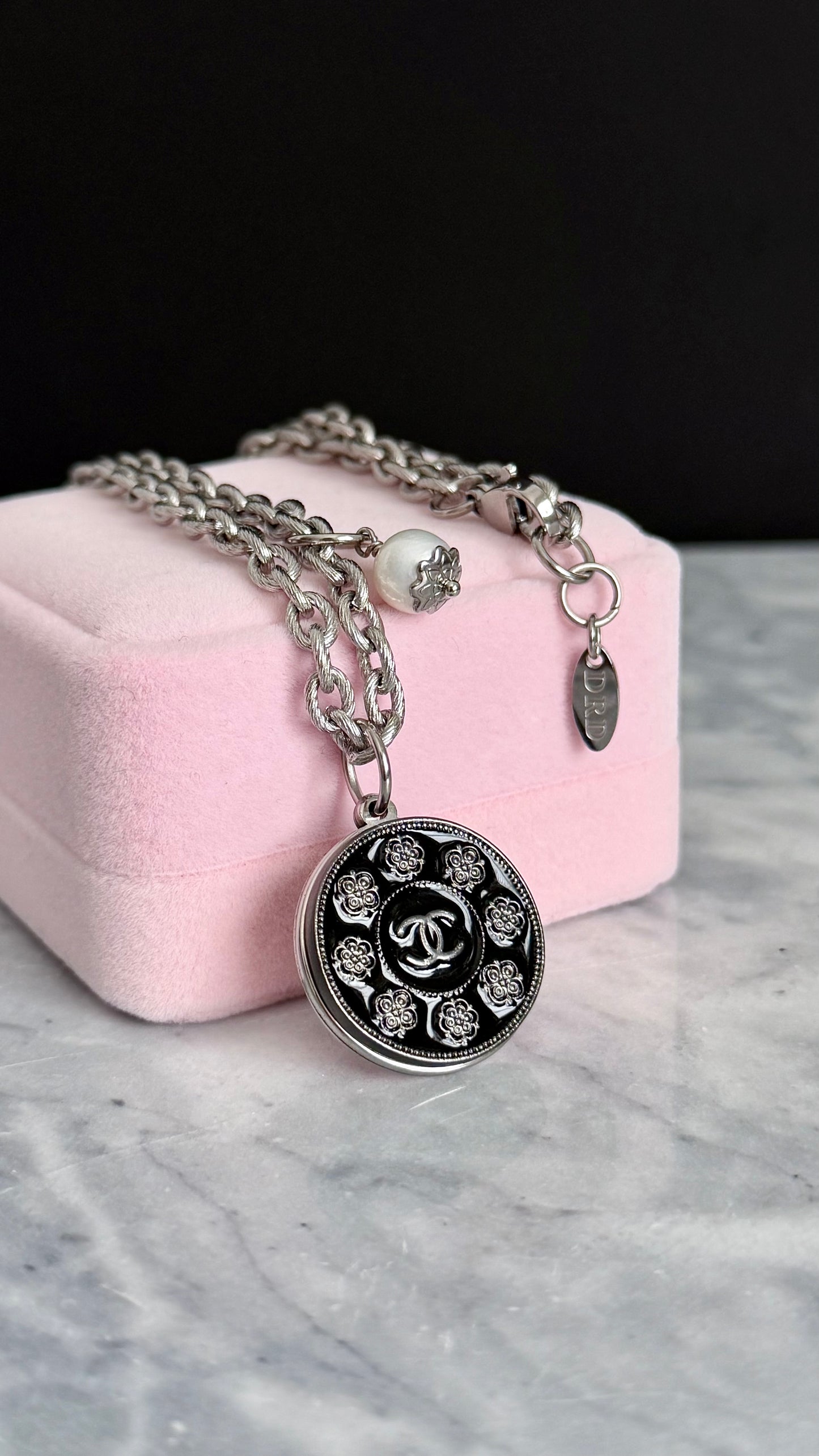 🖤 LARGE Authentic Reworked Button Necklace