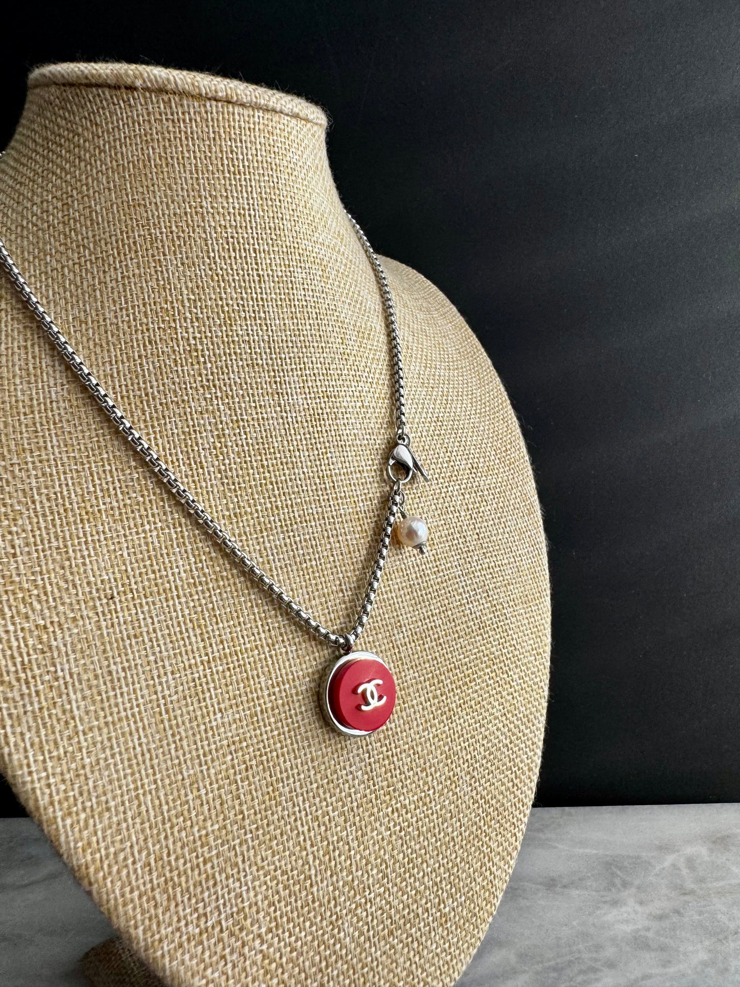 ❤️ EXTREMELY RARE reworked red button necklace