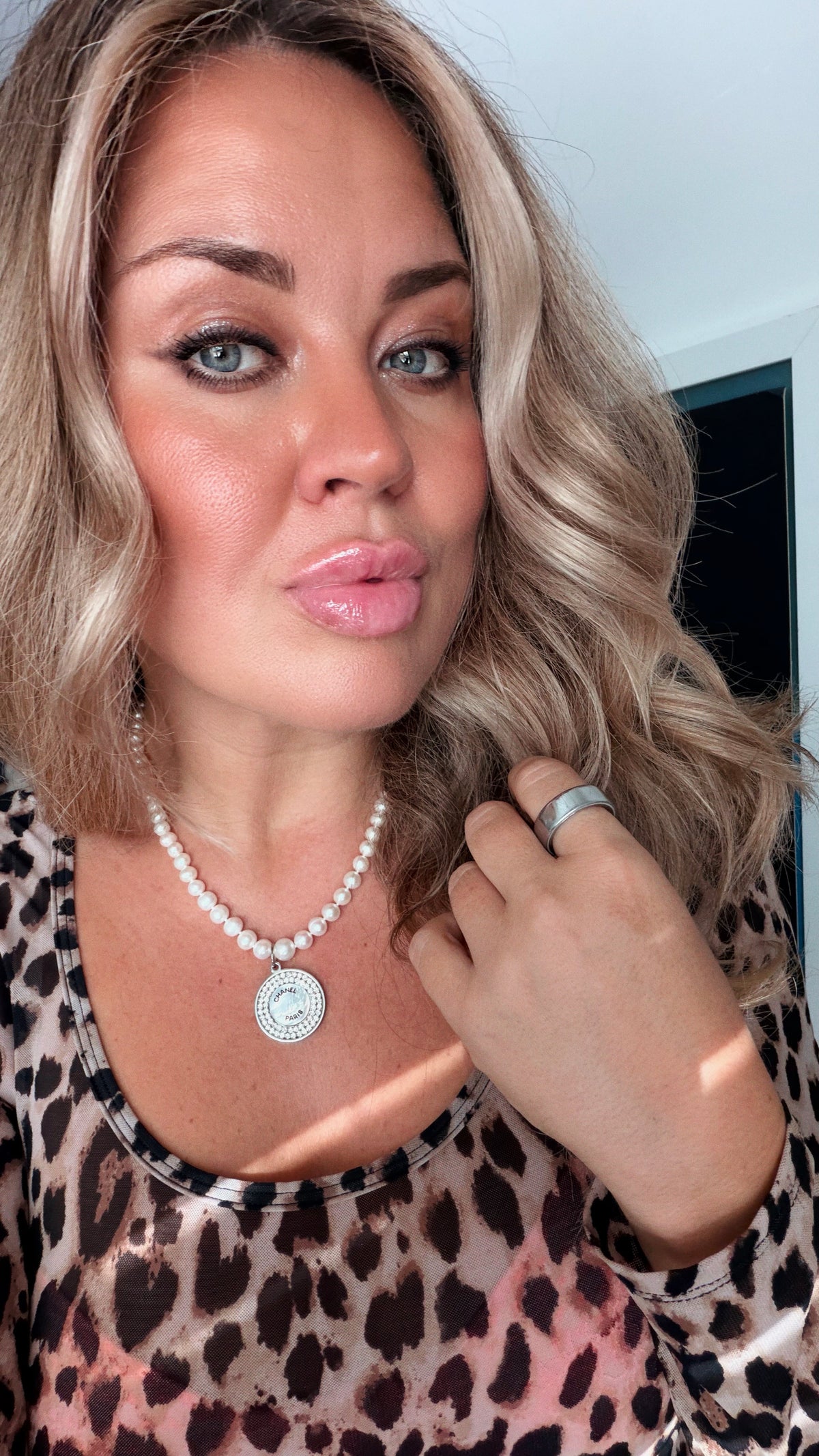 🤍 ONE OF A KIND - Authentic Button genuine pearl Necklace