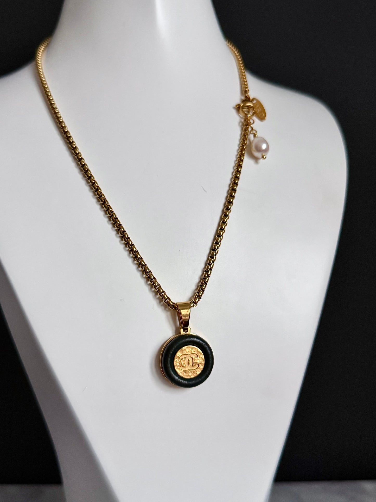 ✨Extremely rare Authentic Reworked gold Button Necklace