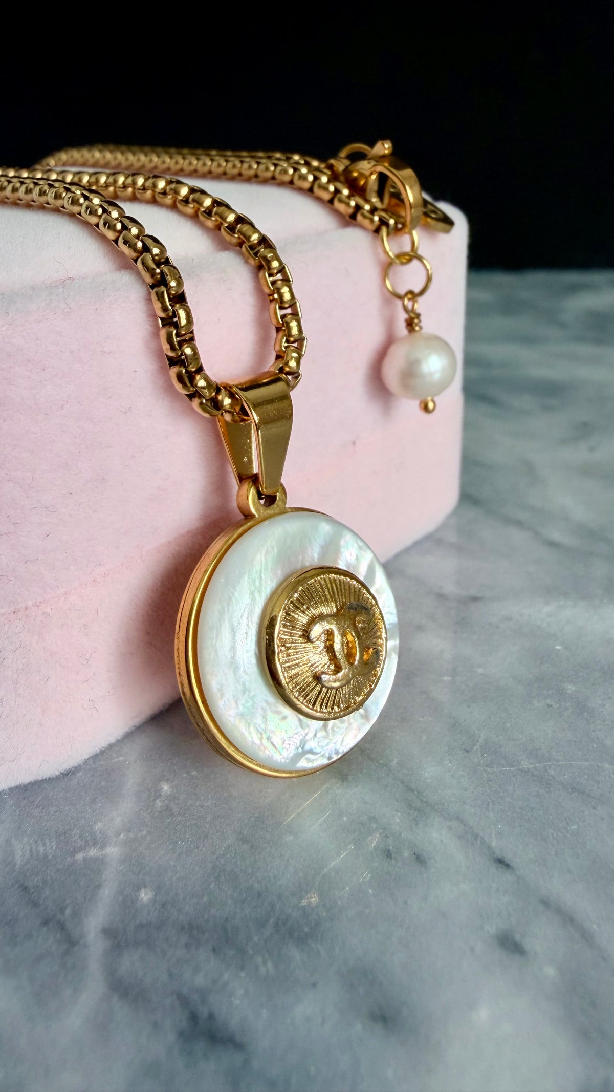 ✨ SUPER RARE MOTHER OF PEARL and Vintage Authentic reworked Gold button Necklace