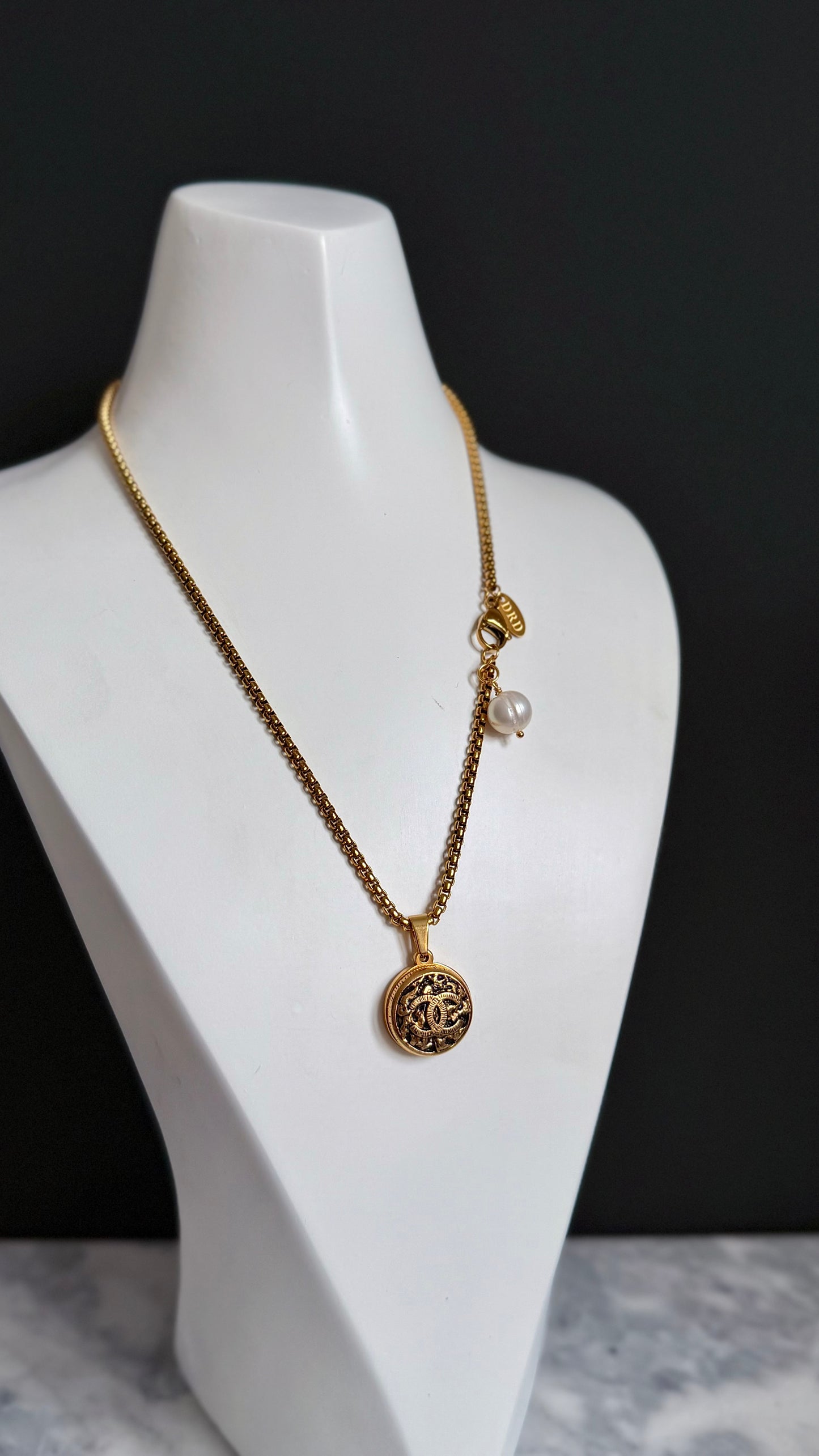 🖤 EXTREMELY RARE reworked button necklace