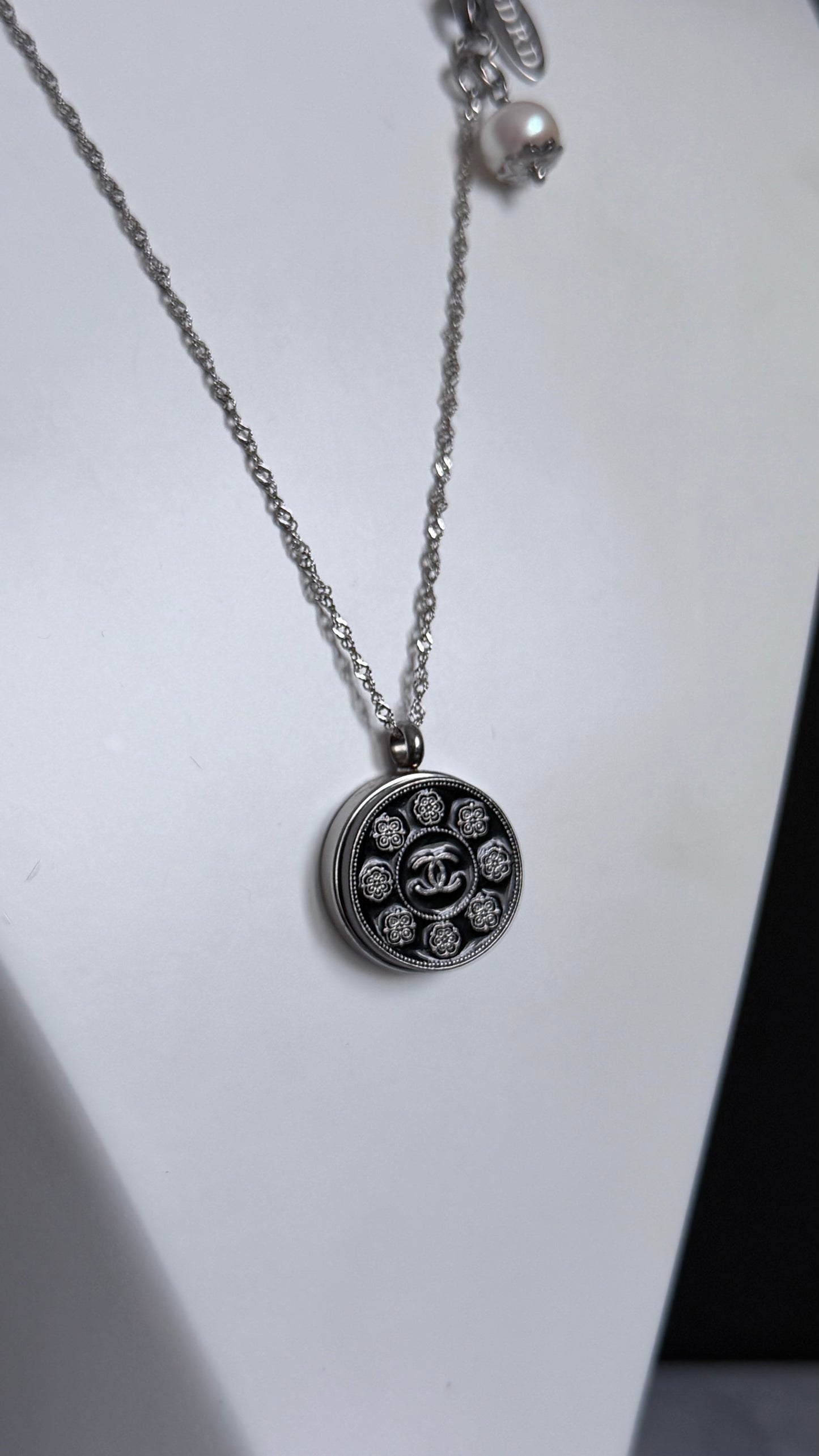 🖤 Reworked Authentic button necklace with sterling silver chain