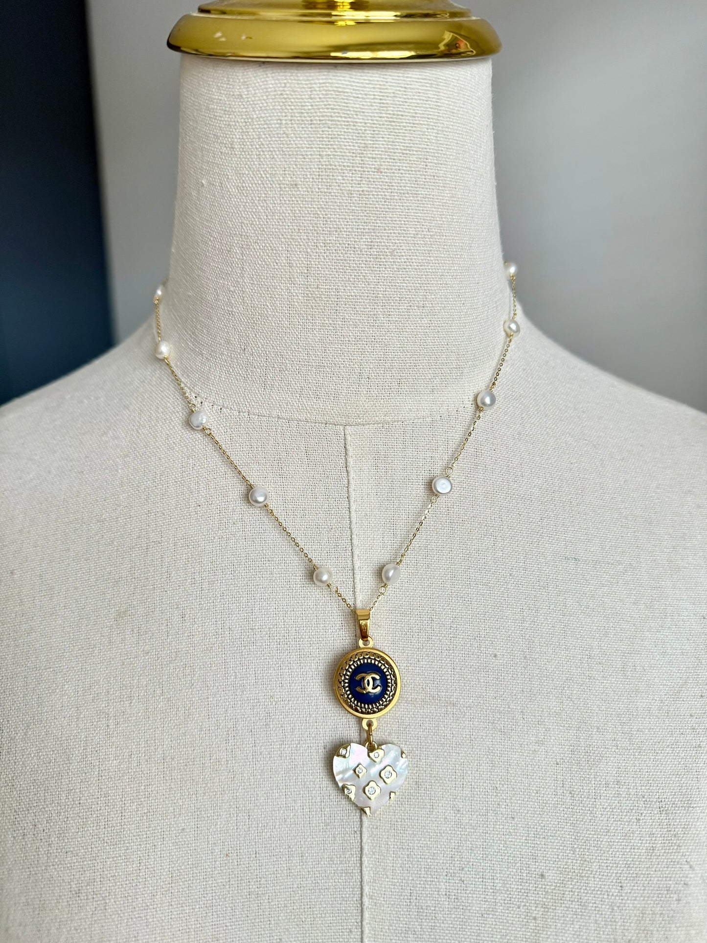💙 One of a kind delicate Authentic Reworked button necklace