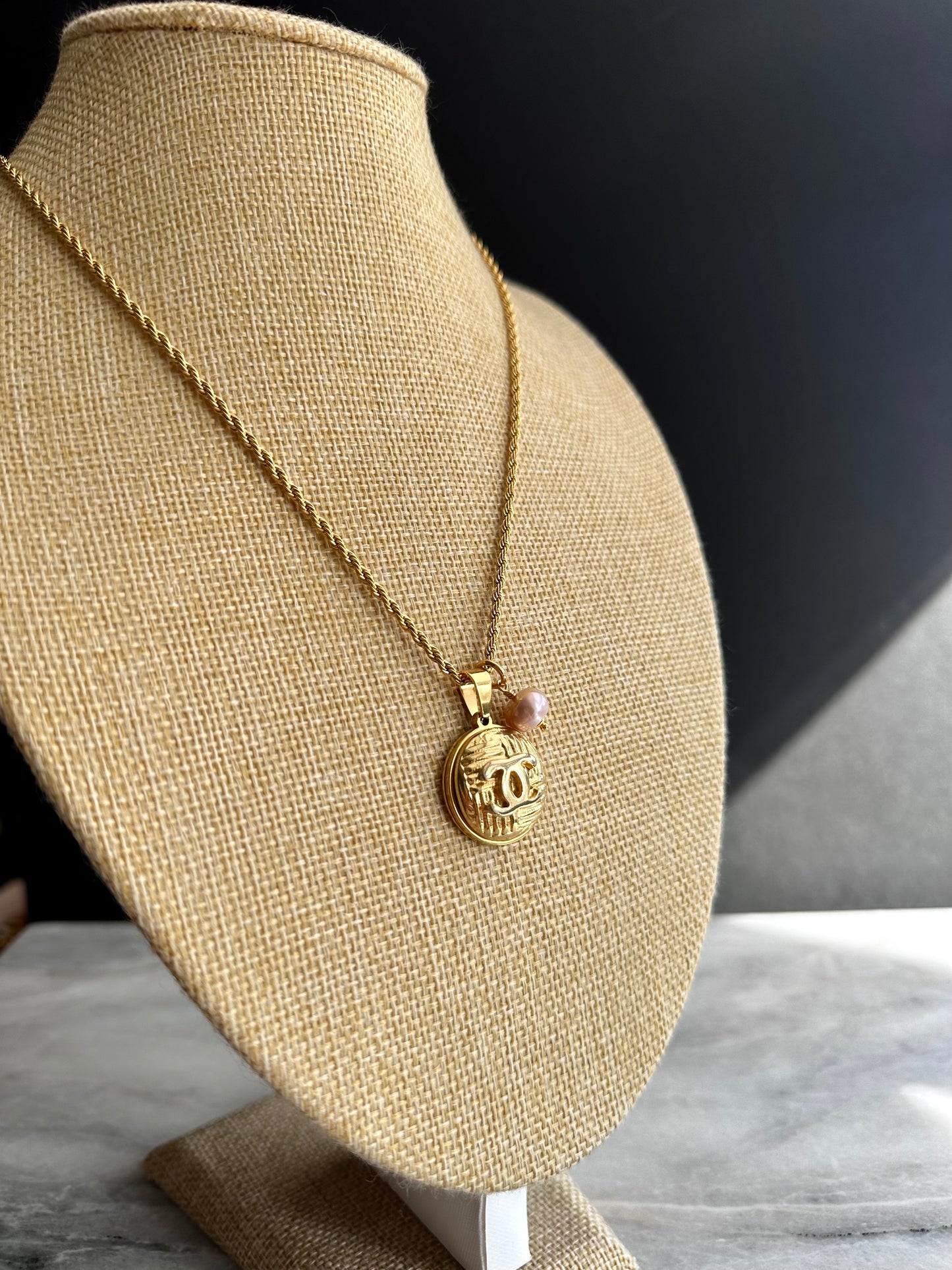 ✨ LARGE SUPER RARE Large Vintage Authentic reworked Gold button Necklace