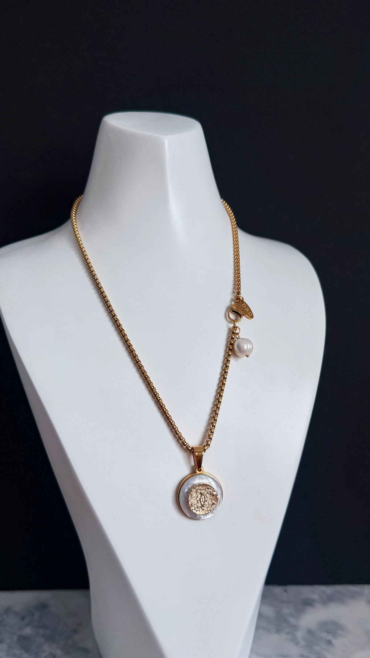 ✨ SUPER RARE MOTHER OF PEARL and MODERM Authentic reworked Gold button Necklace