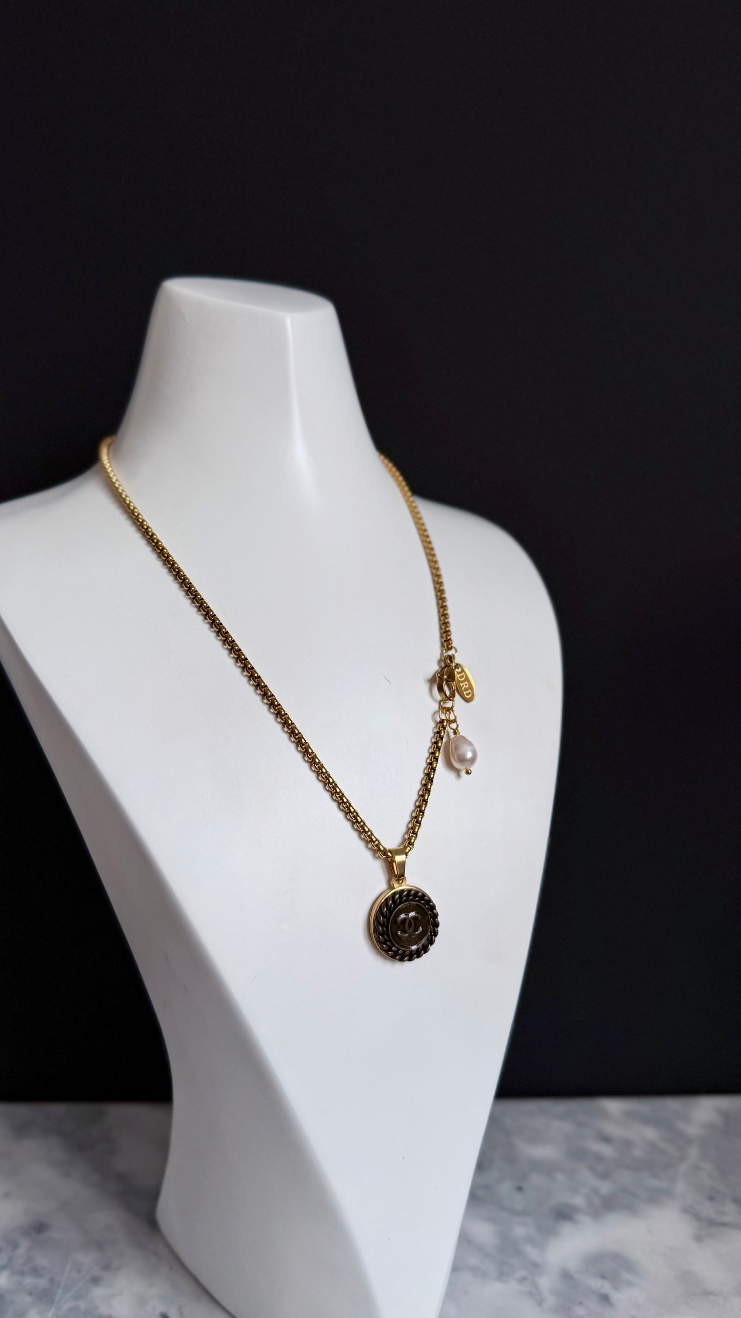 🤎 EXTREMELY RARE reworked button necklace