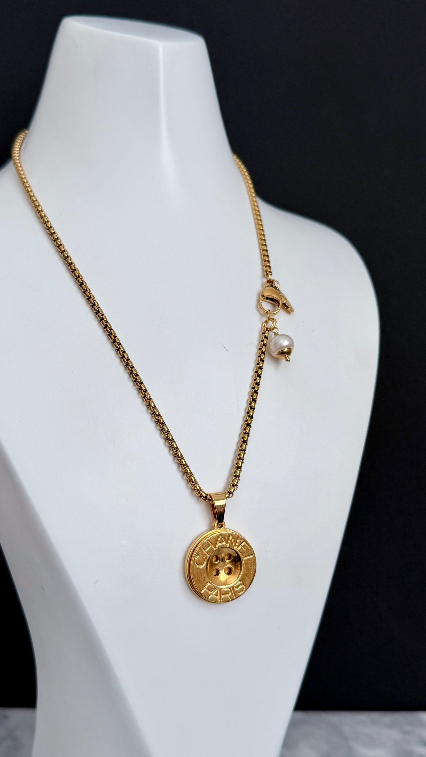 ✨Extremely rare Authentic Reworked gold Button Necklace