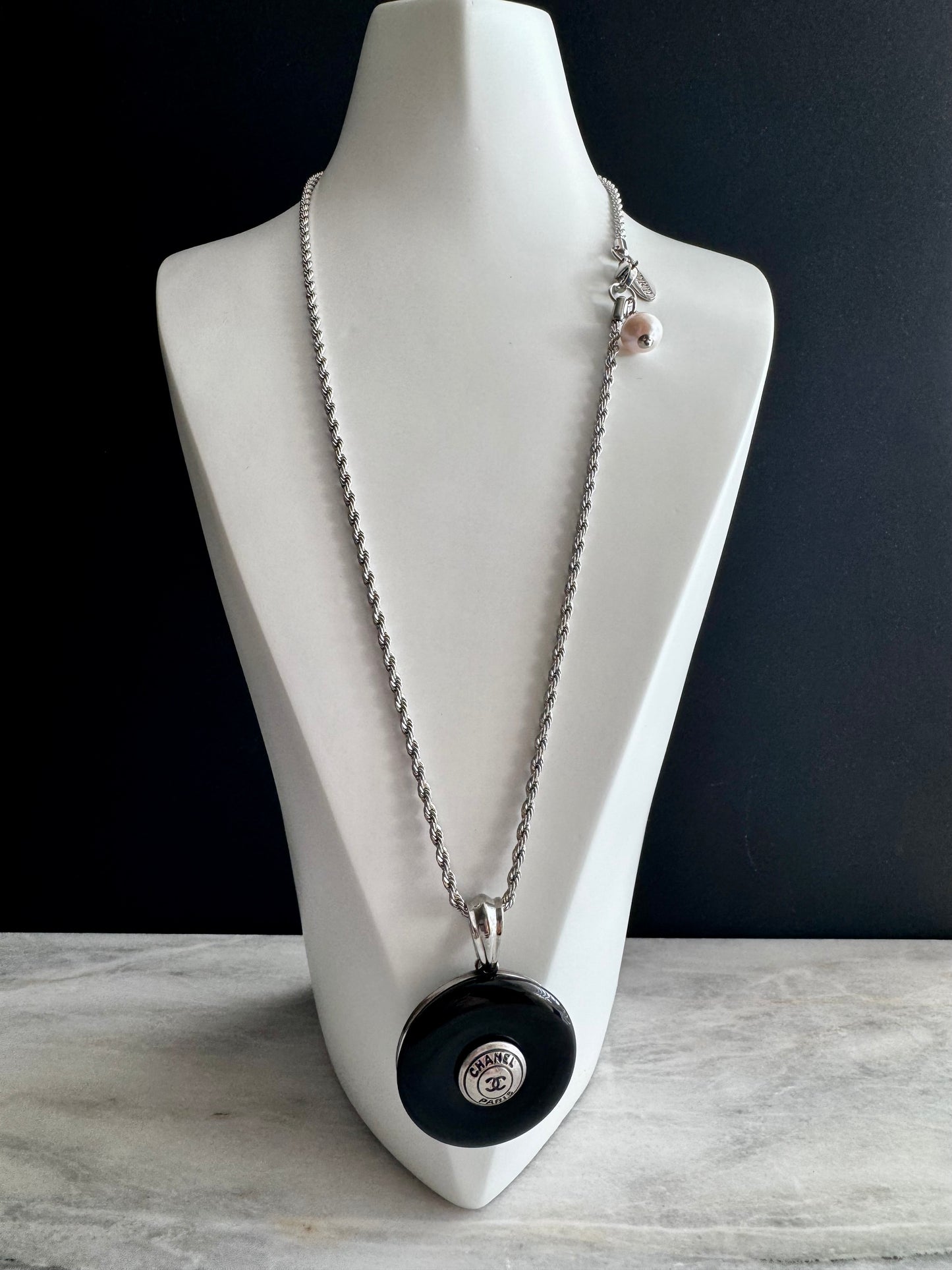 🖤 HUGE Black onyx One of a kind Authentic Reworked button necklace