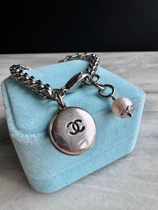 ✨ONE OF A KIND silver reworked button bracelet • wheat chain