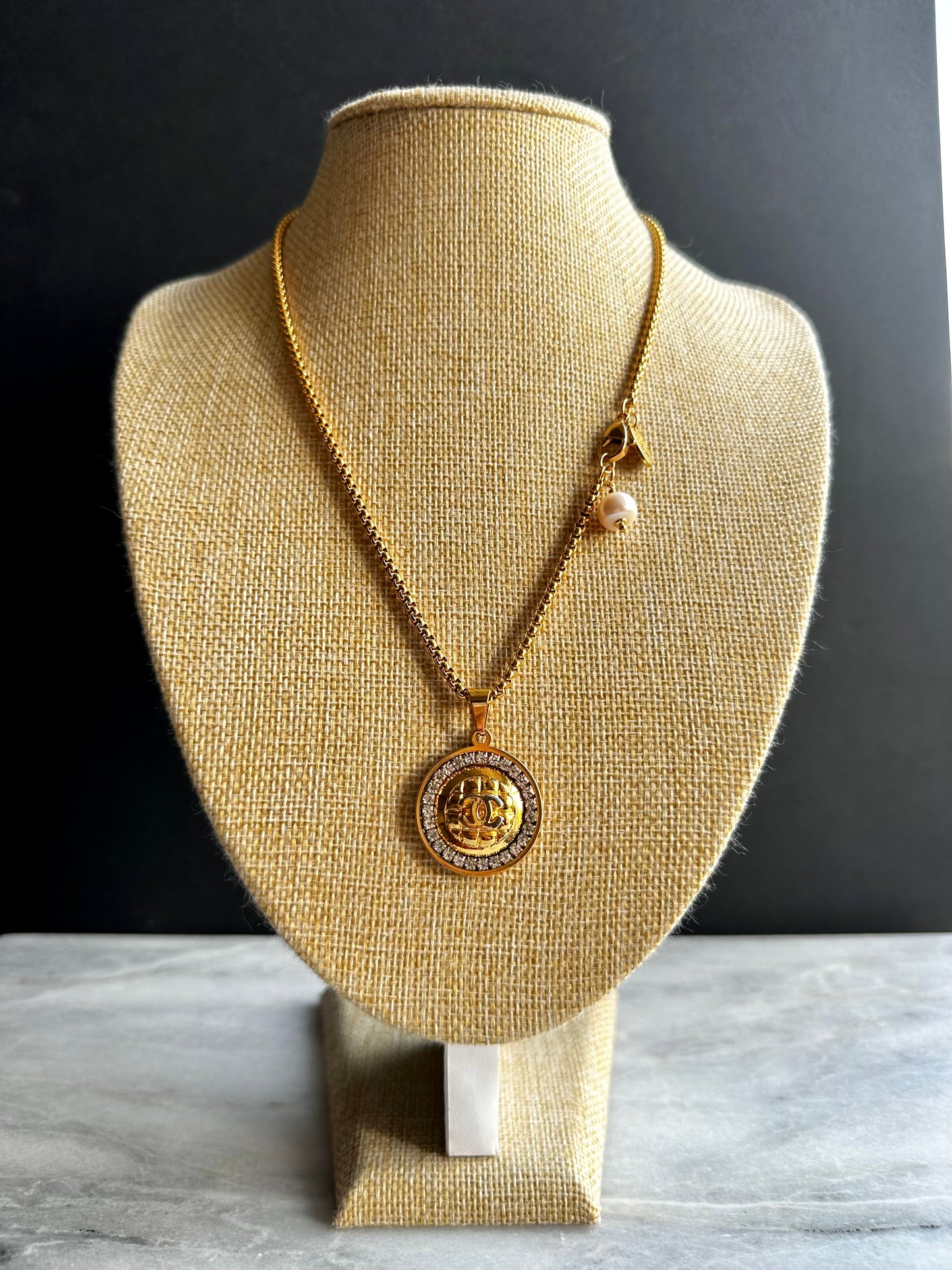 ✨SUPER RARE Large Vintage Authentic reworked Gold button Necklace