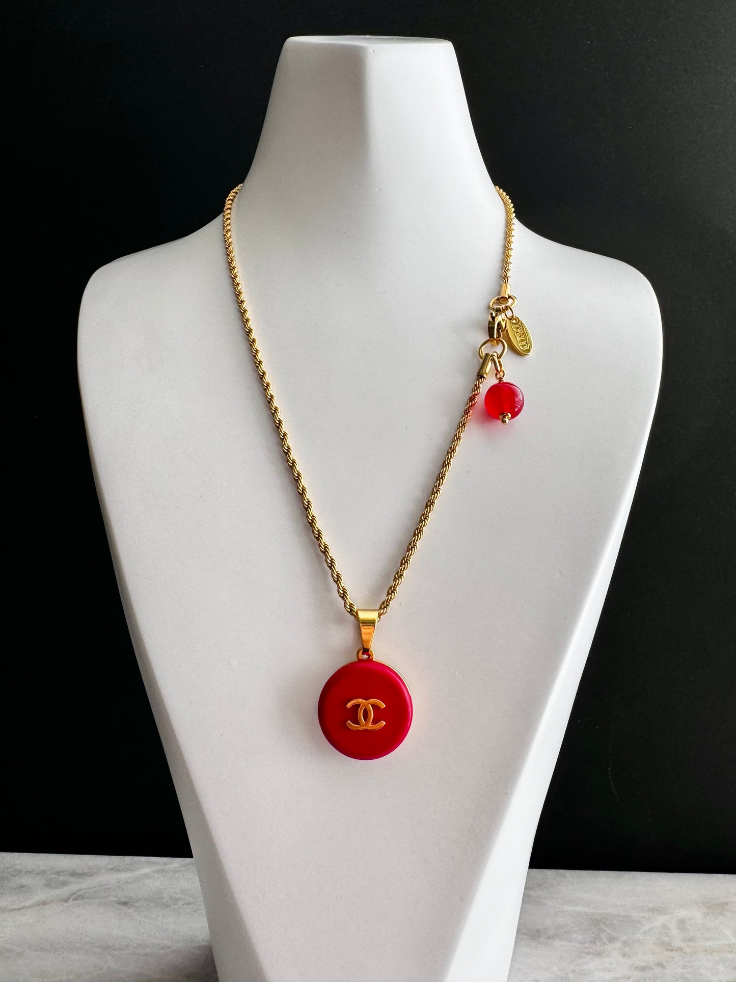 ❤️ EXTREMELY RARE reworked red button necklace