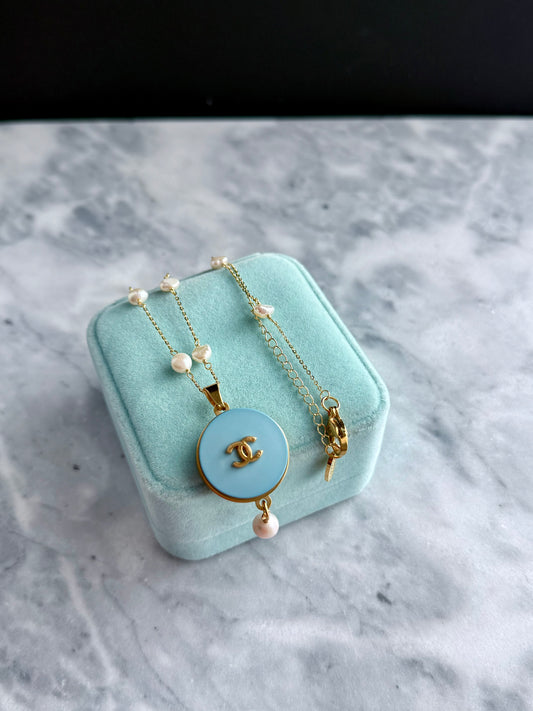 🩵 One of a kind delicate Authentic Reworked button necklace