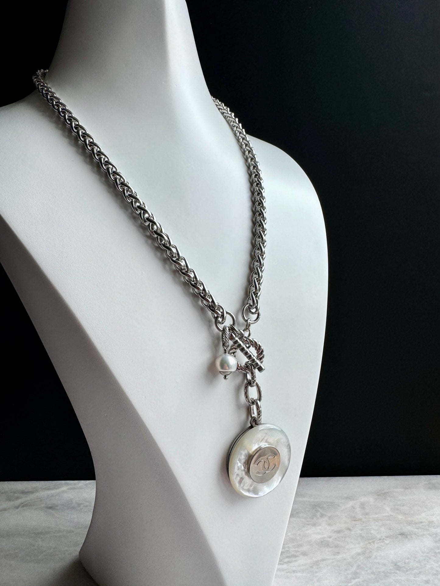 🤍 MOTHER OF PEARL One of a kind Authentic Reworked button necklace