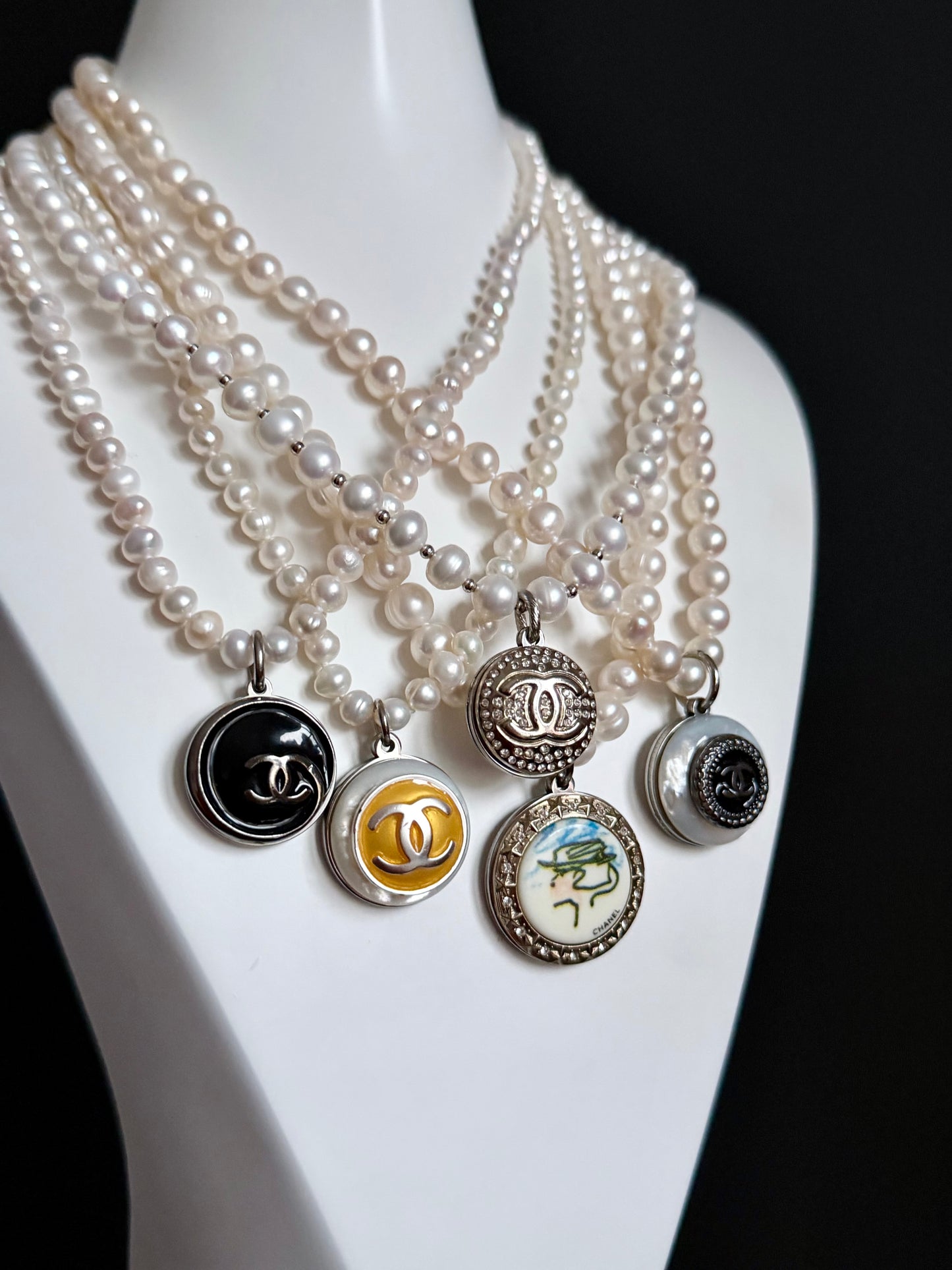 🤍 ONE OF A KIND - Authentic Button genuine pearl Necklace