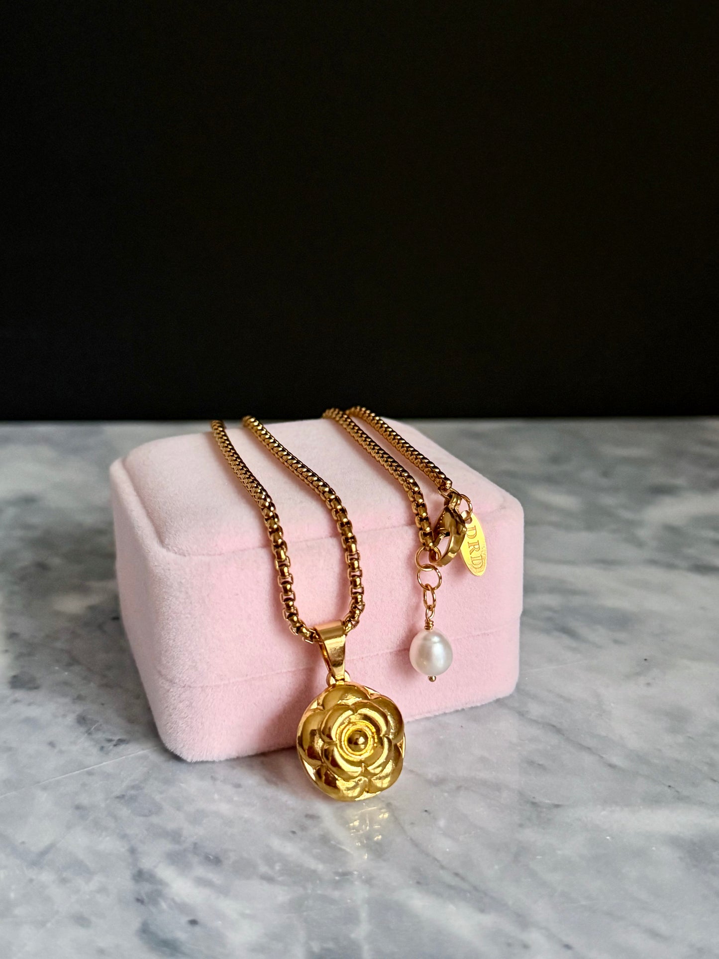 🌼 CAMELLIA 🌼 Extremely rare Vintage Authentic reworked Gold button Necklace - ONE OF A KIND