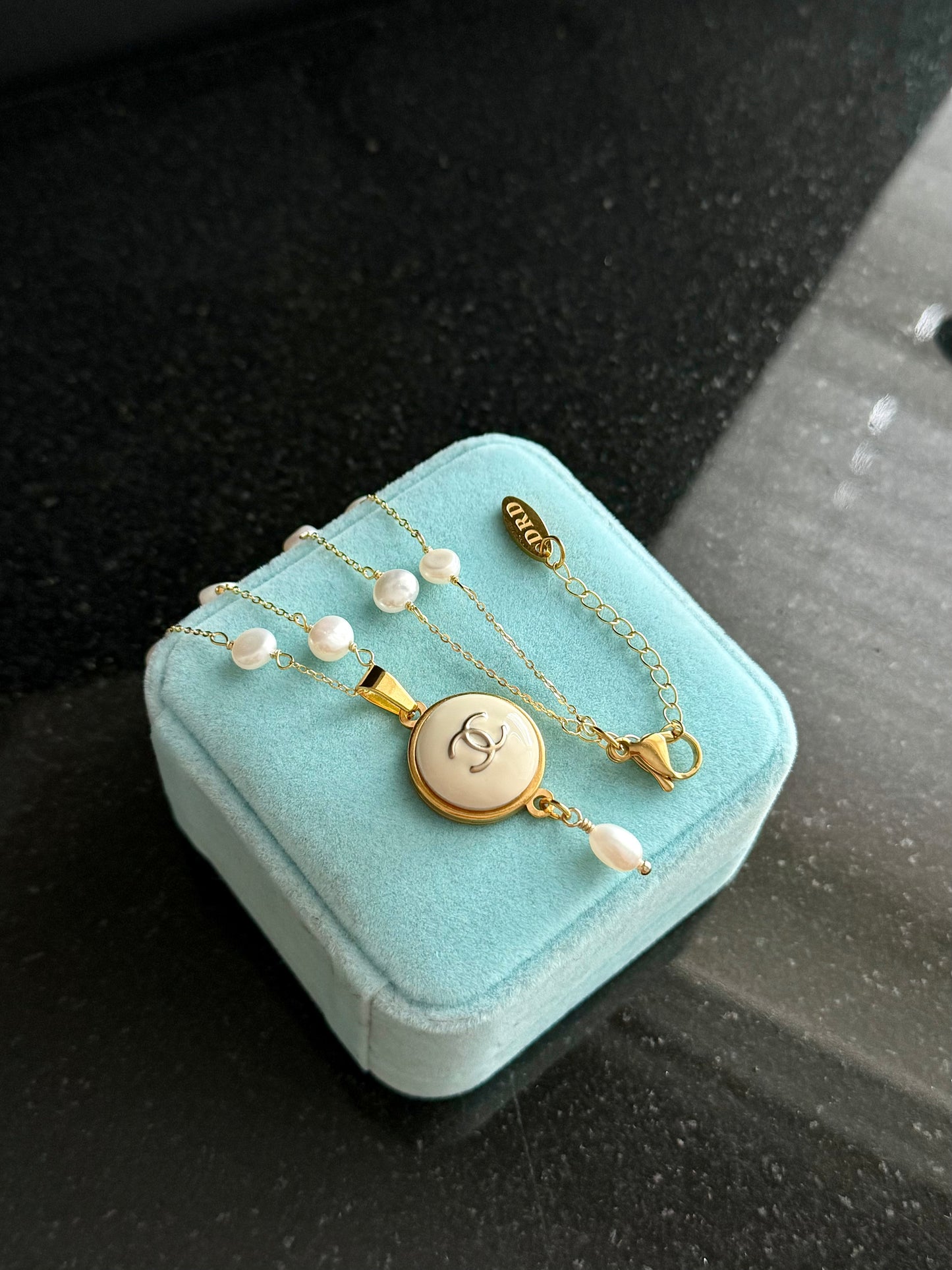 🤍 One of a kind delicate Authentic Reworked button necklace