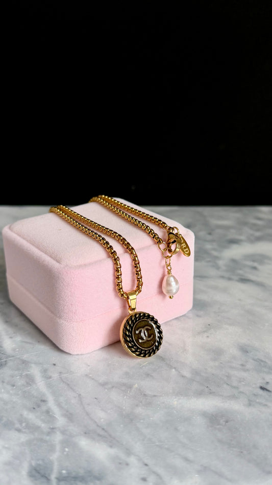 🤎 EXTREMELY RARE reworked button necklace