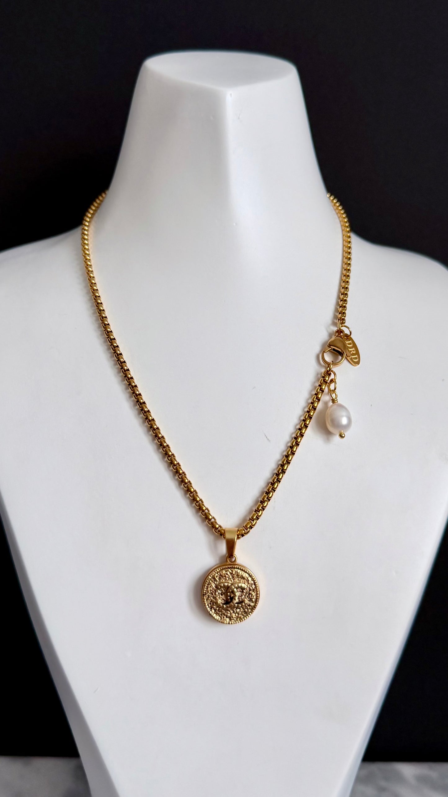 ❤️ SMALL EXTREMELY RARE reworked button necklace