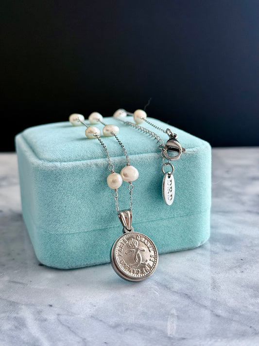 🤍 One of a kind Authentic Reworked button pearl necklace - SMALL delicate size