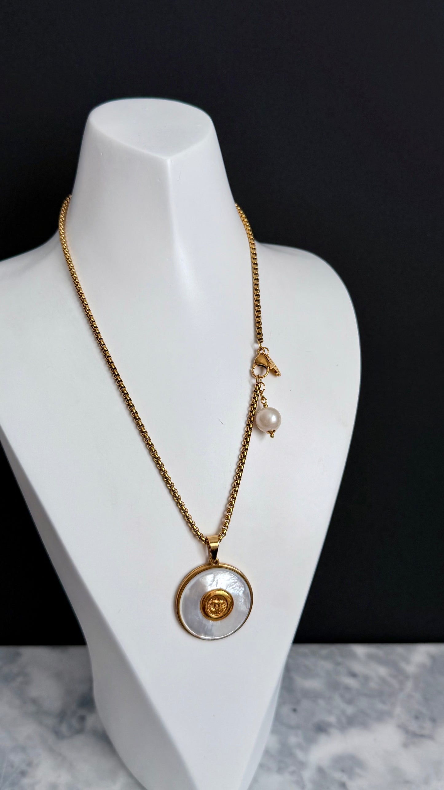 SUPER RARE Large MOTHER OF PEARL and Vintage Authentic reworked Gold button Necklace