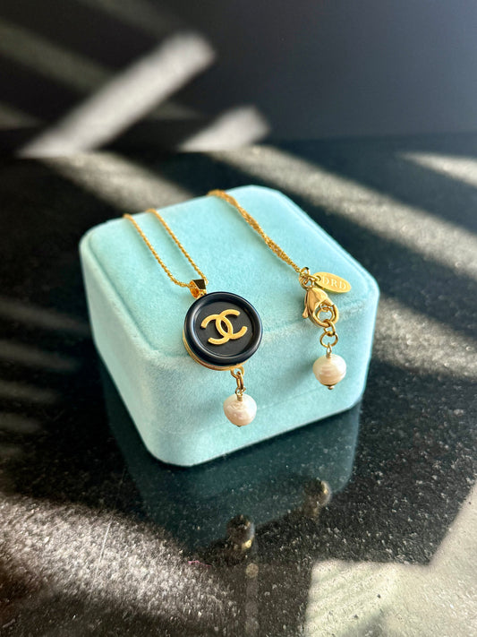 🖤 Vintage Authentic reworked Gold button Necklace. Gold vermeil over sterling silver