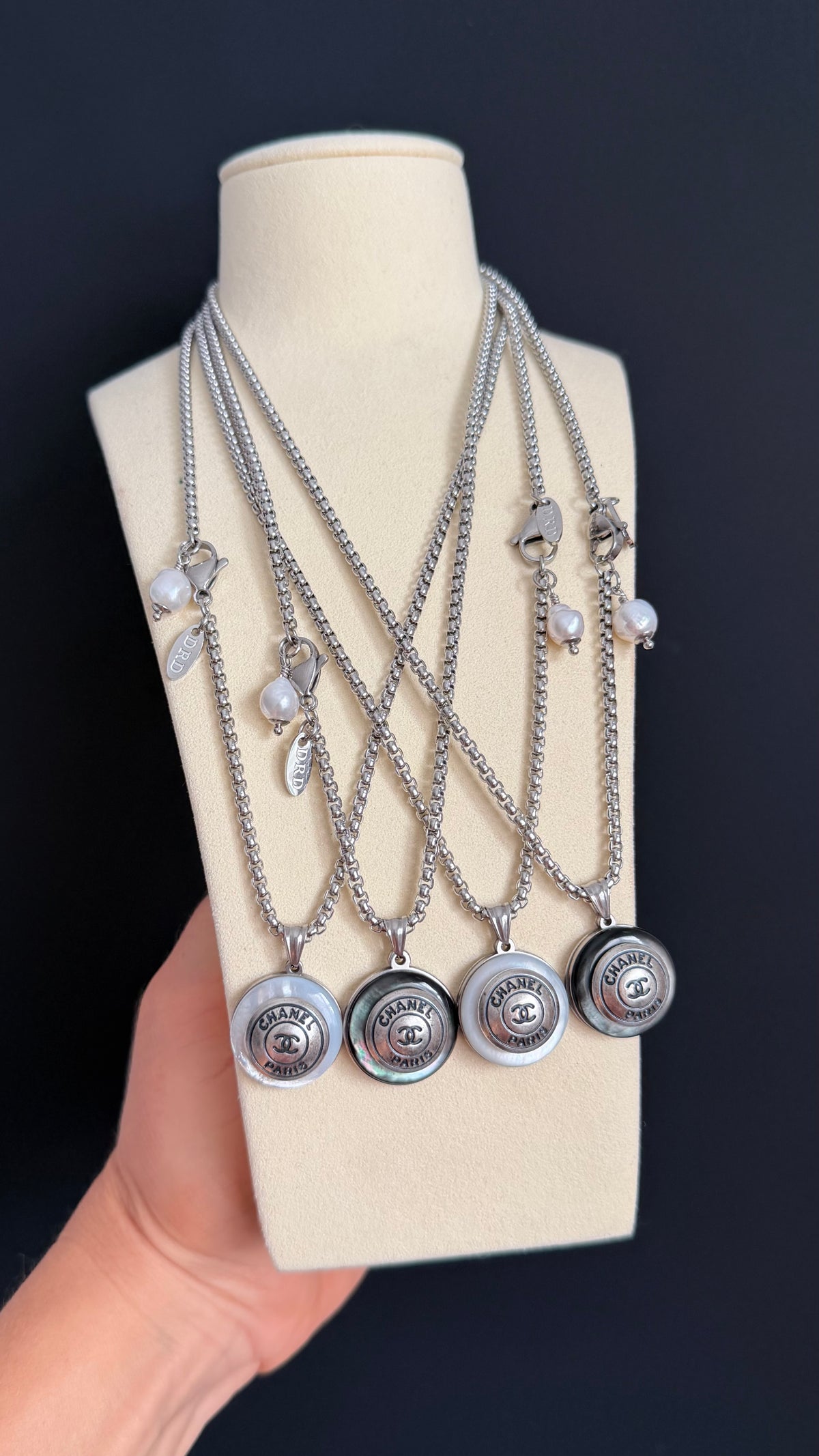🌸 MOTHER OF PEARL One of a kind Authentic Reworked button necklace