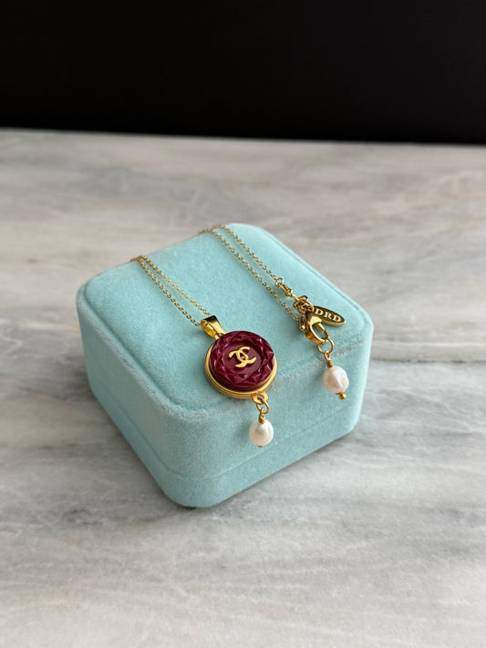 🌹 burgundy Vintage Authentic reworked Gold button Necklace